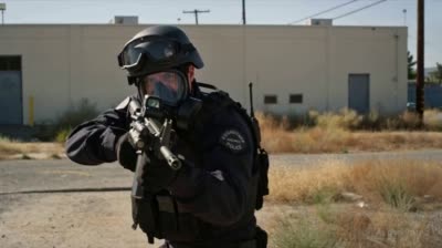 特警人质危机:谈判破裂与精准解救