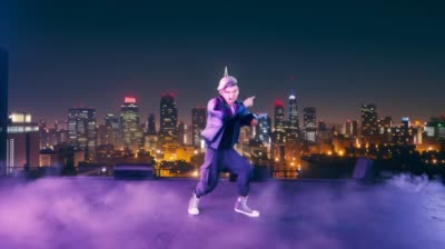 炫酷K-Hip Hop霓虹屋顶动画:动态电影级表演