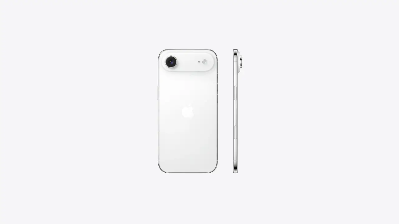 《iPhone air》极简纯净风产品展示｜云白色 iPhone Air，背面外观展示机身上部的融合式摄像头系统和机身中央的 Apple 标志；同色系侧面外观展示超纤薄外形、侧边按钮、