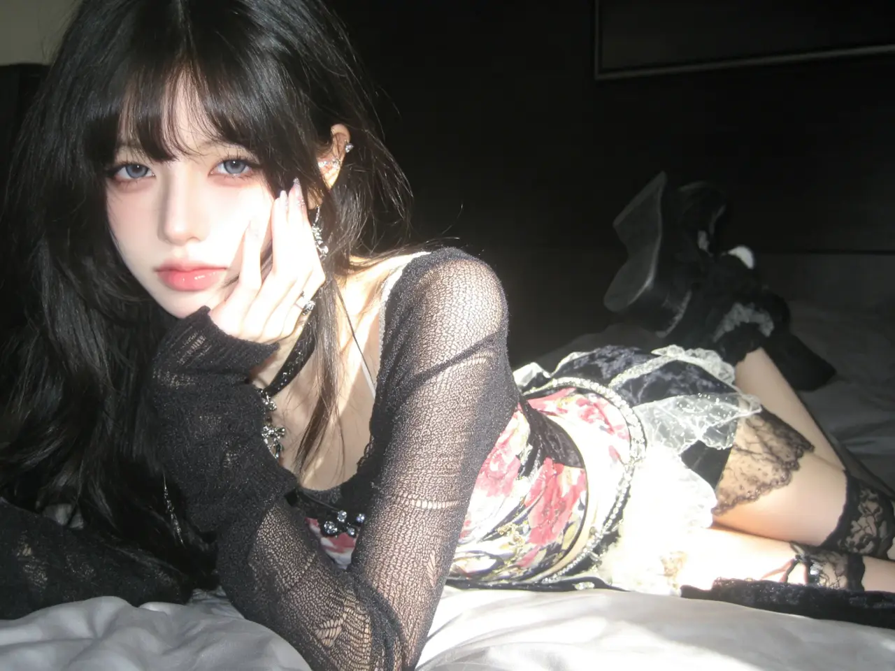 古早dv摄影,美人,超纤细身材。怪诞休闲风格,网纱、针织、丝…