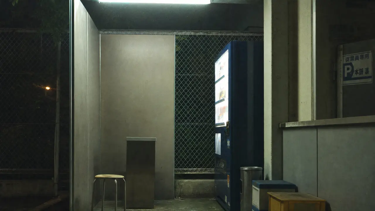 佐佐木安利的快乐--躲在超市后门抽烟的两人真人版【第五集】｜图片节点 5 - 副本