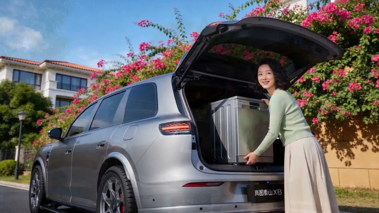 庭院级大五座SUV 岚图泰山X8「五一千里赴春约」｜视频节点 2