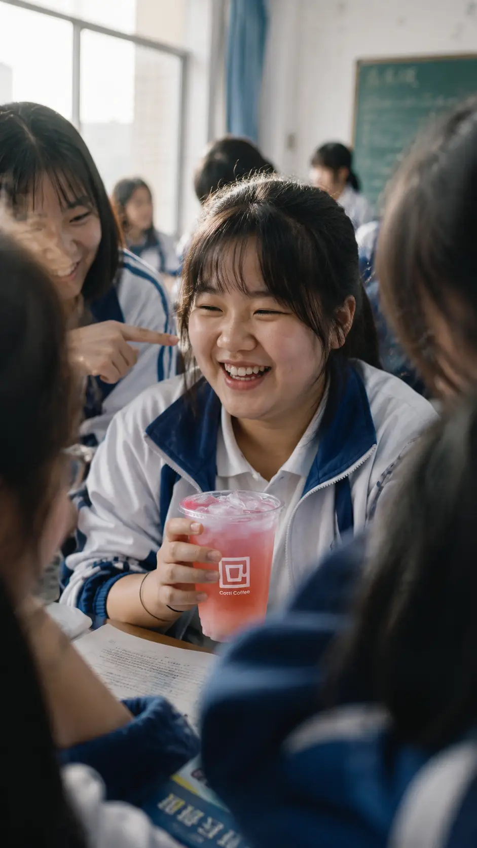 只是想拍个毕业留念,结果看到了未来的自己|图片
