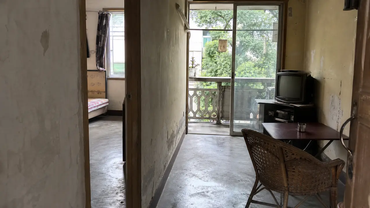 我在门口等你|锚点-老周家室内场景