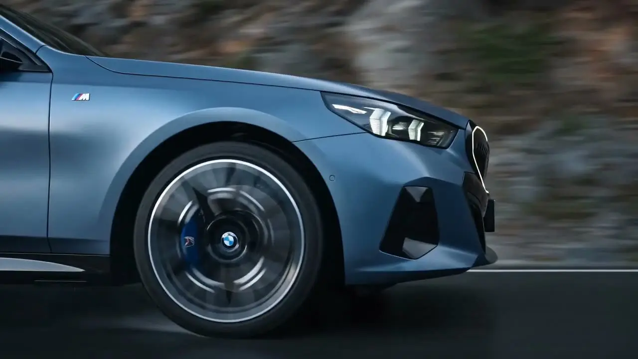 BMW i5汽车情绪旅行短片｜视频节点 12