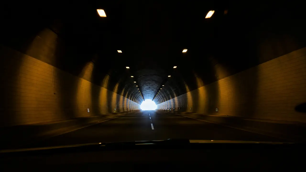 出发吧,奔奔|A08 场景锚点 — 隧道 - 副本