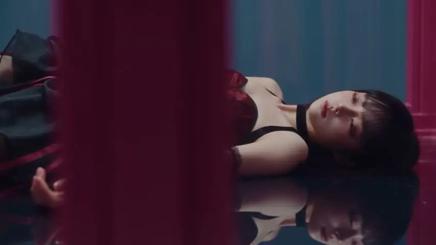 《香水有毒》剧情MV｜G08_洋红光笼醒来