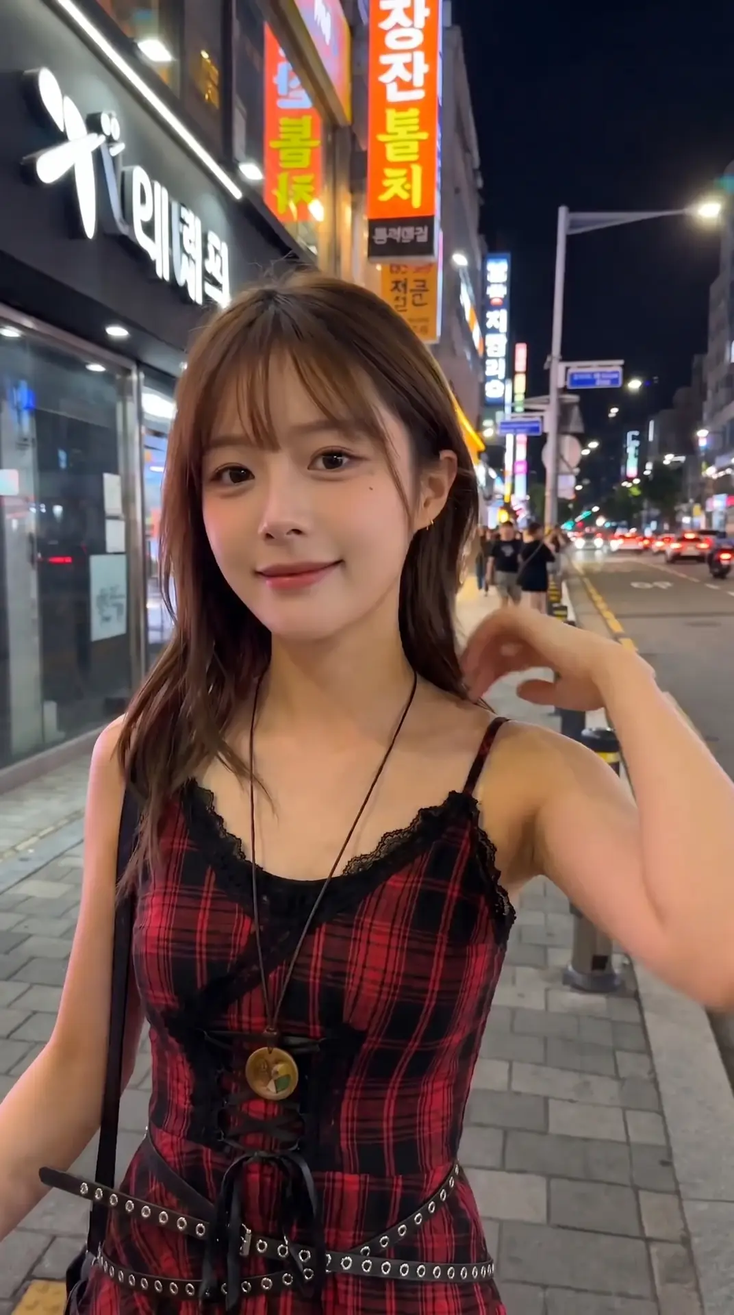 服装带货街拍穿搭AI视频教程|生成一张近景(清晰展示面部)